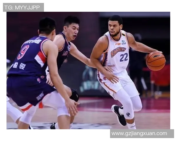 上海篮球队团队协作引发热议球迷对战术配合与球员默契提出质疑